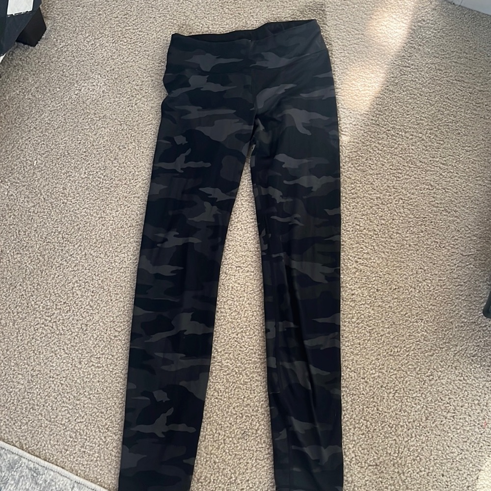 Athleta girl black camo leggings